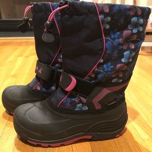 Girls Kamik Boots Size 4 - gently used condition